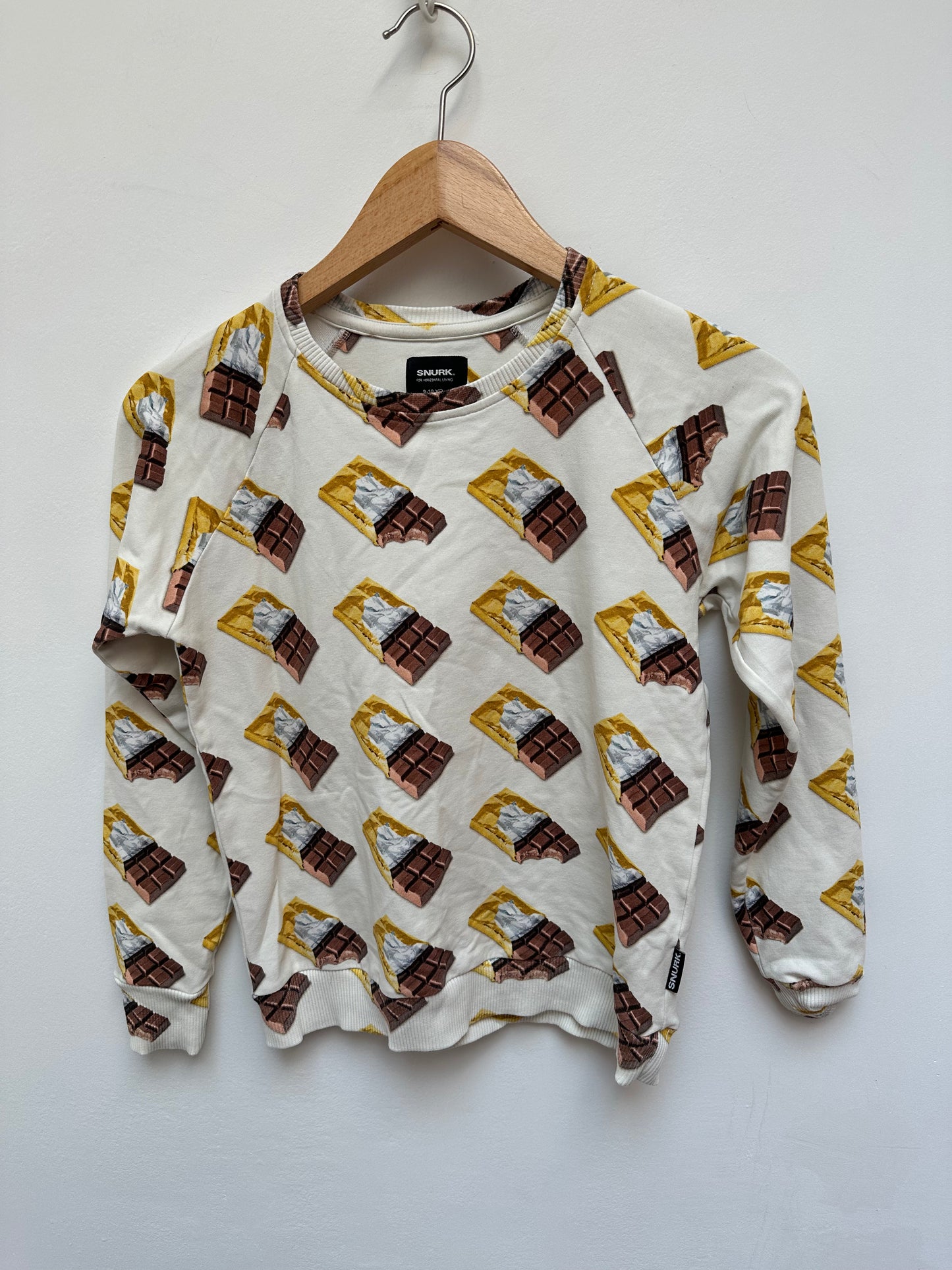 SNURK trui met chocolade maat 140