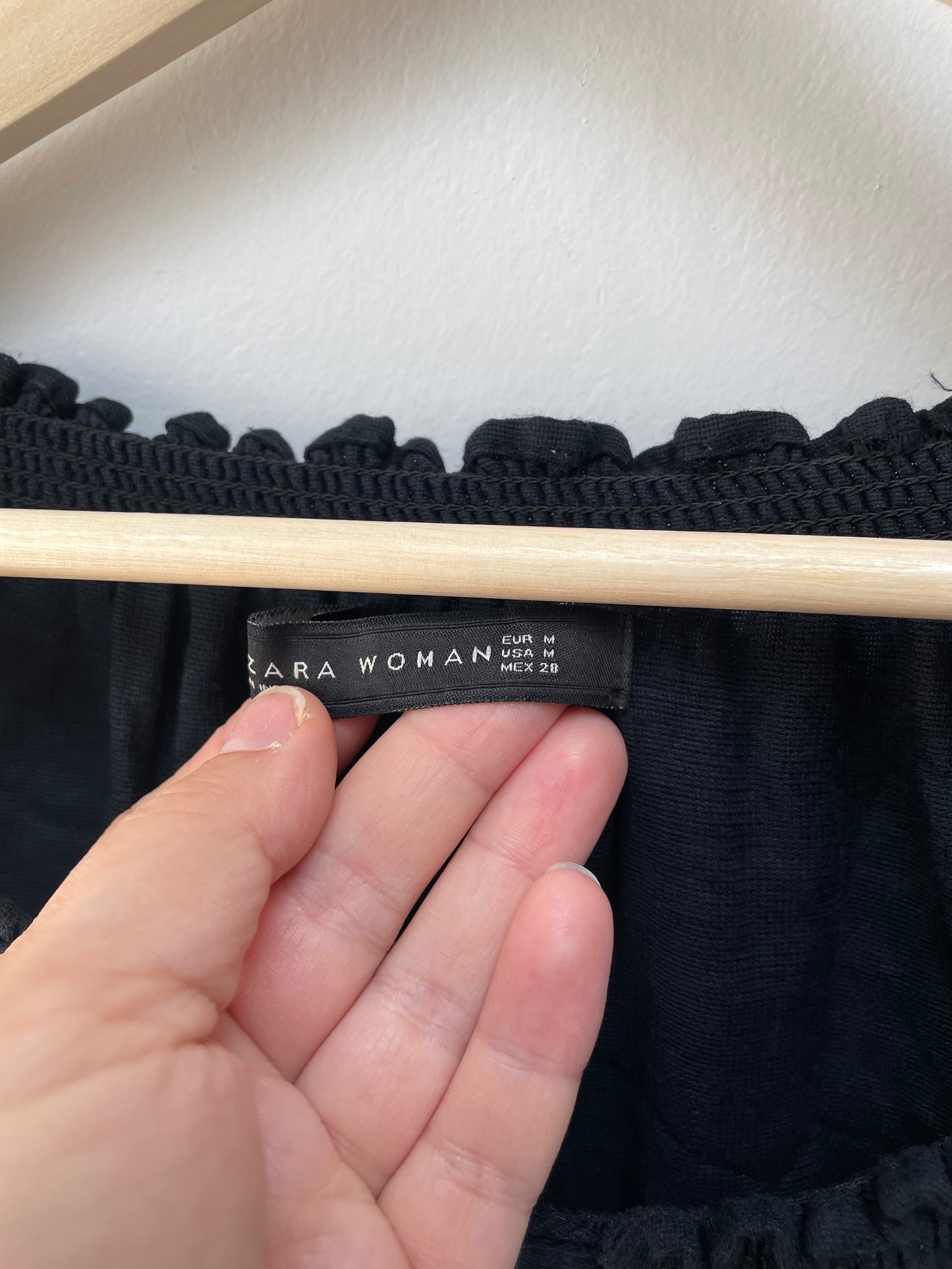 Zara zwarte tuniek met kraaltjes maat M