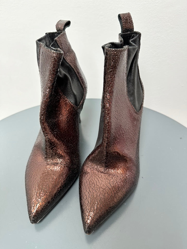 Malo bruine metallic enkellaarsjes maat 36