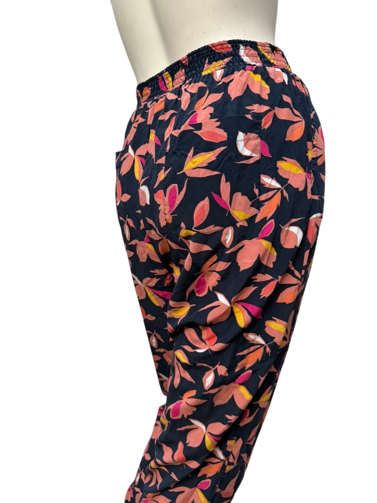 ESSENTIEL ANTWERP Broek maat L Donkerblauw met kleurrijke bladprint in roze, oranje, geel en wit