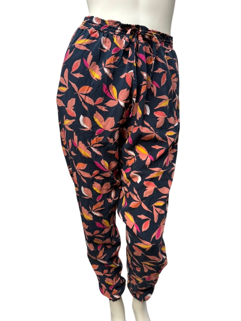 ESSENTIEL ANTWERP Broek maat L Donkerblauw met kleurrijke bladprint in roze, oranje, geel en wit