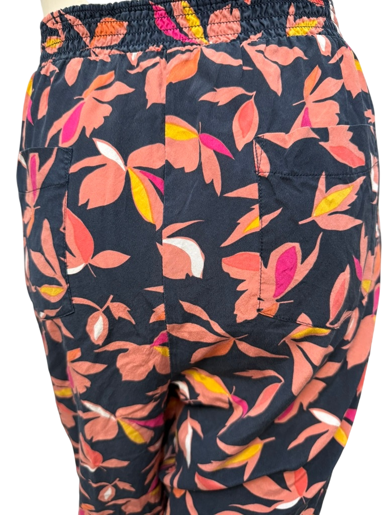 ESSENTIEL ANTWERP Broek maat L Donkerblauw met kleurrijke bladprint in roze, oranje, geel en wit