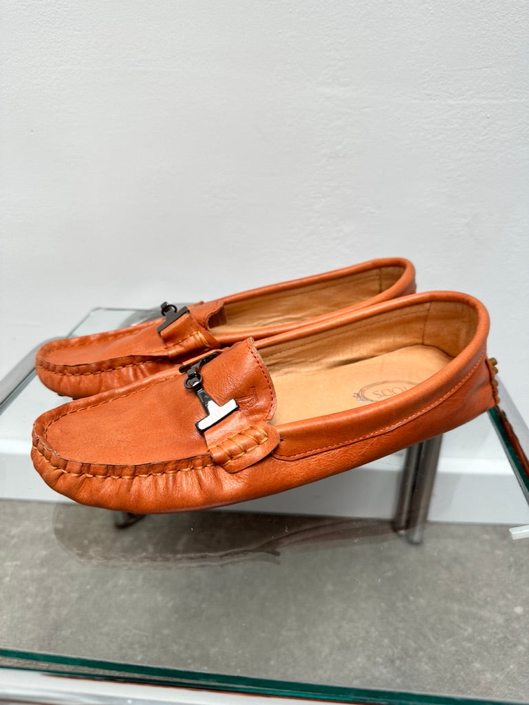Tod's oranje loafers maat 38