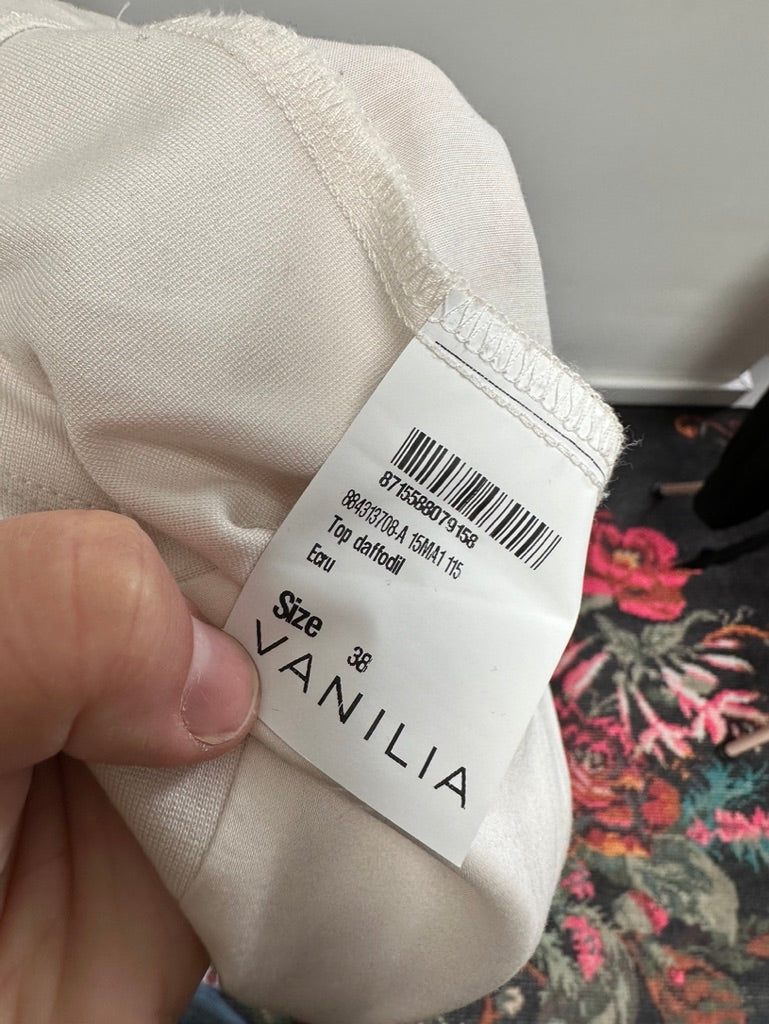 Vanilia crème top maat 38