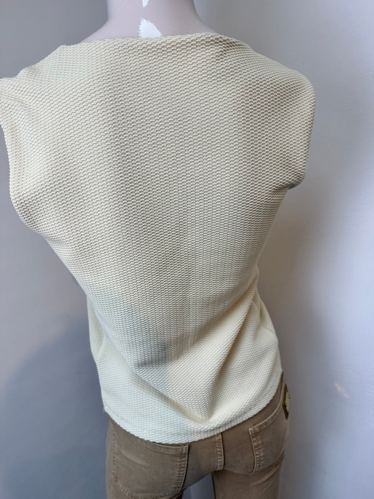 Vanilia crème top maat 40