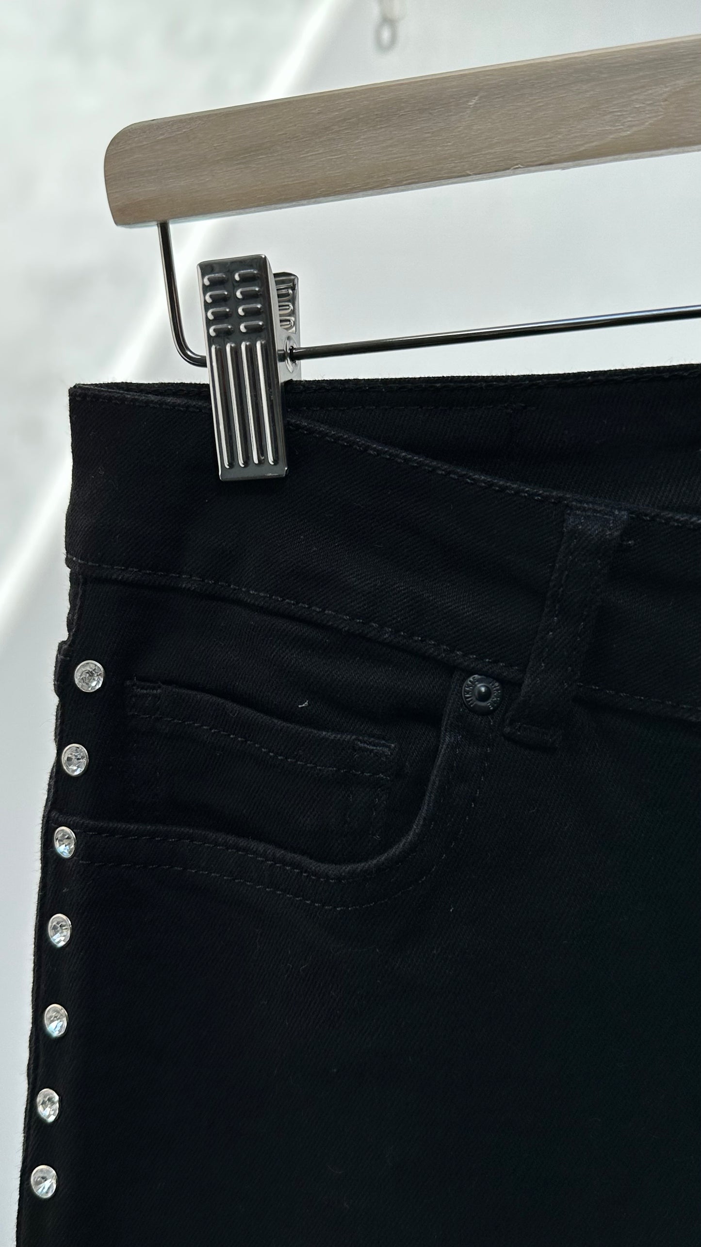 Nikkie zwarte jeans met strass maat 30