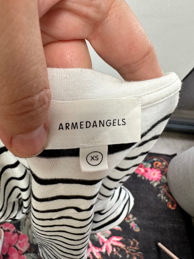 Armedangels t-shirt met zwaan maat XS