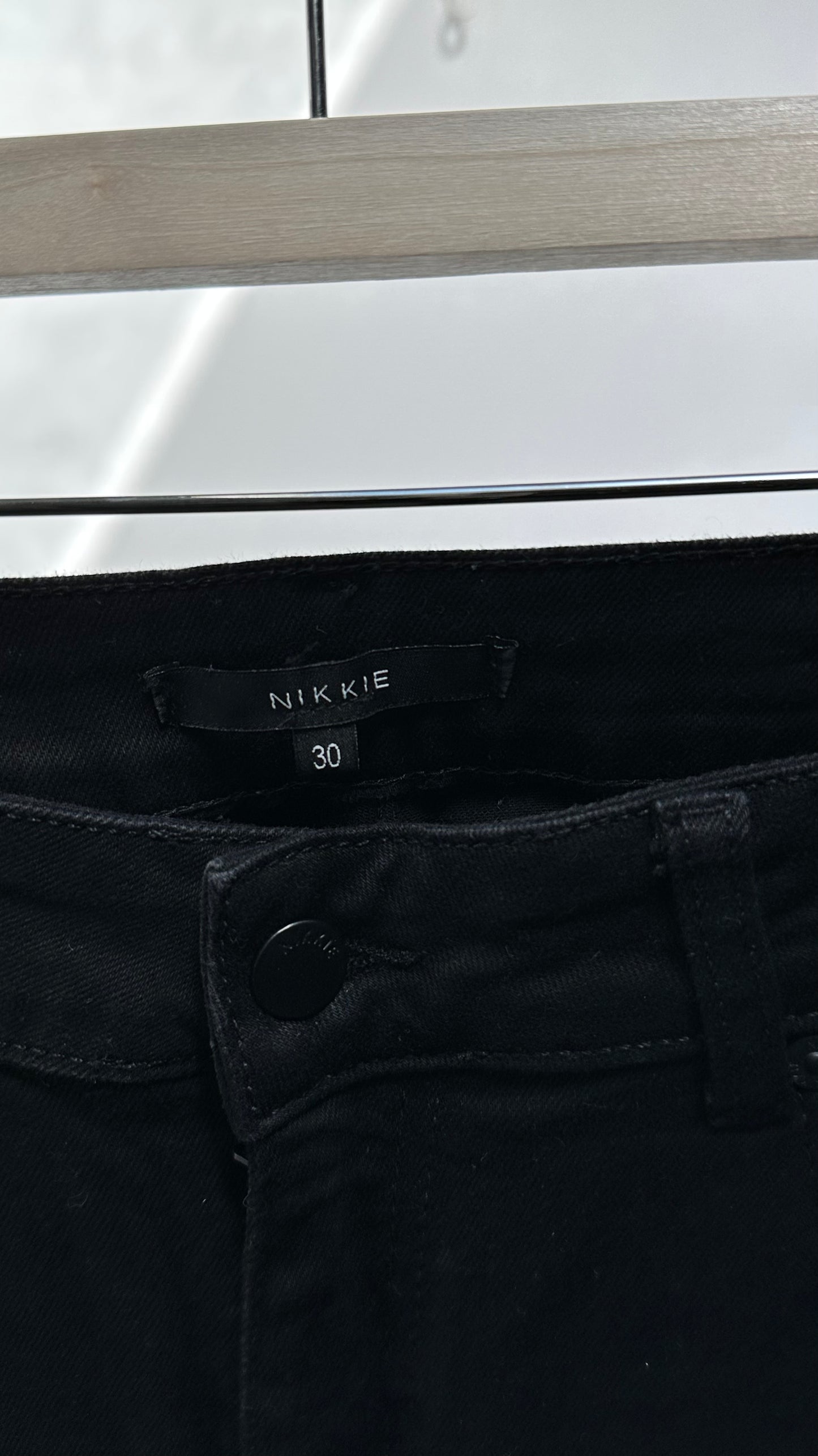 Nikkie zwarte jeans met strass maat 30