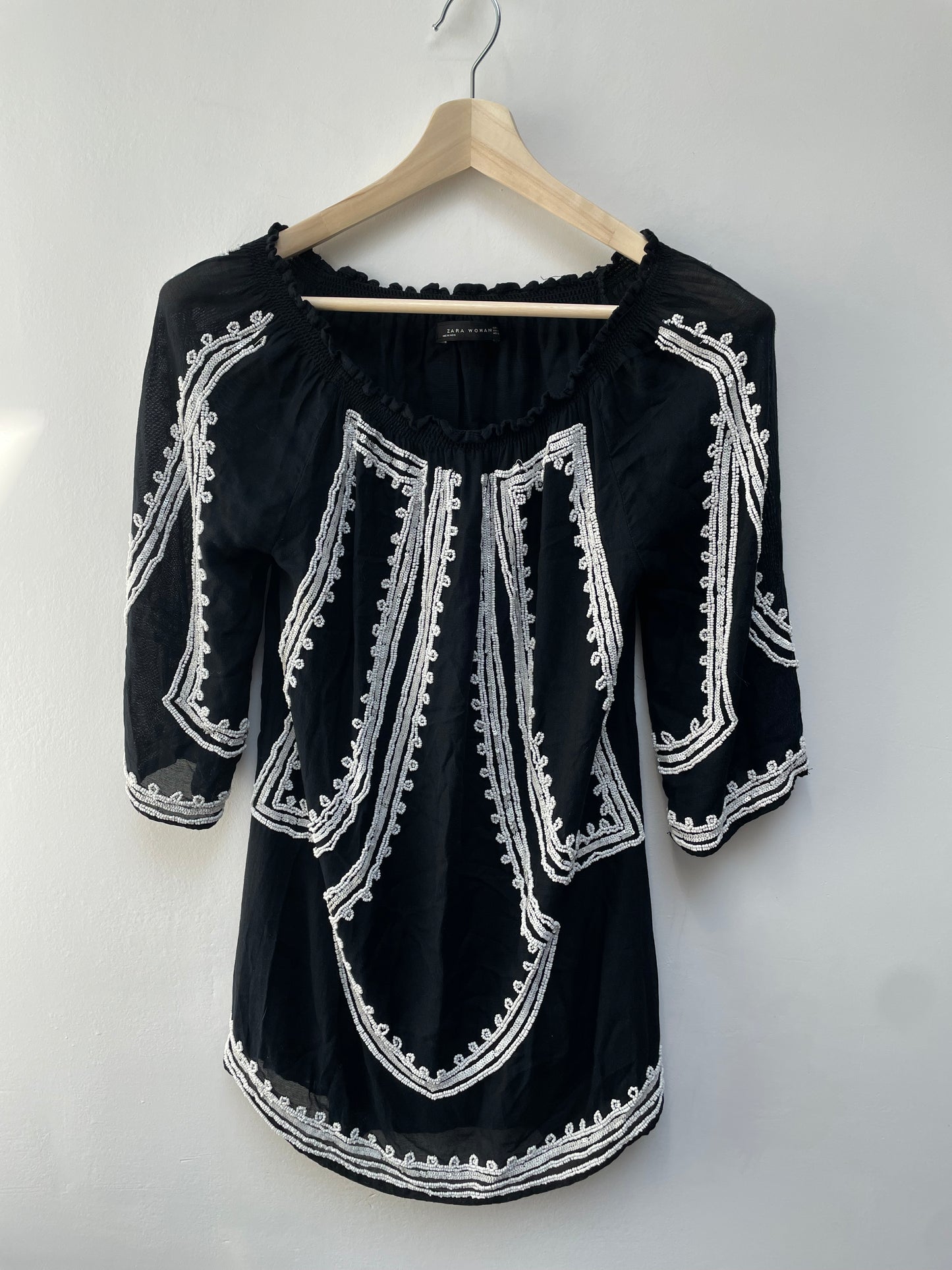 Zara zwarte tuniek met kraaltjes maat M