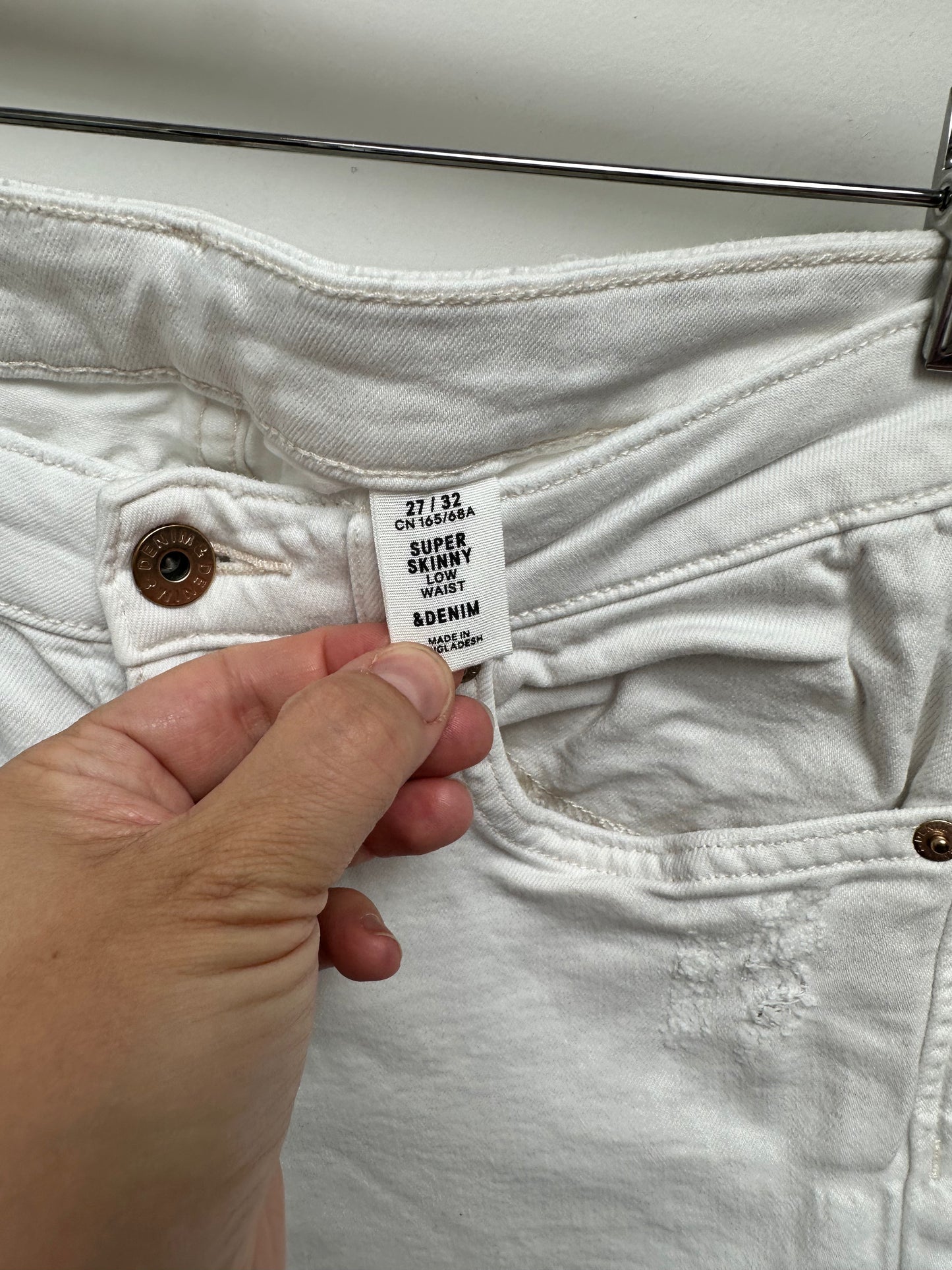H&M ripped jeans wit maat 27/32