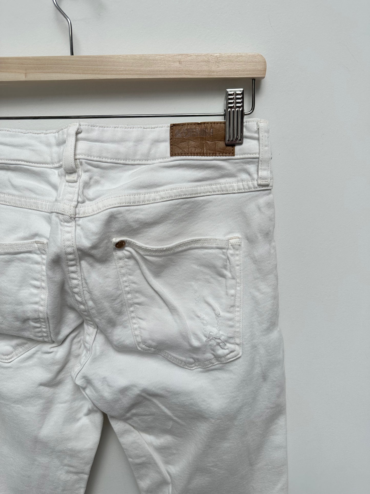 H&M ripped jeans wit maat 27/32