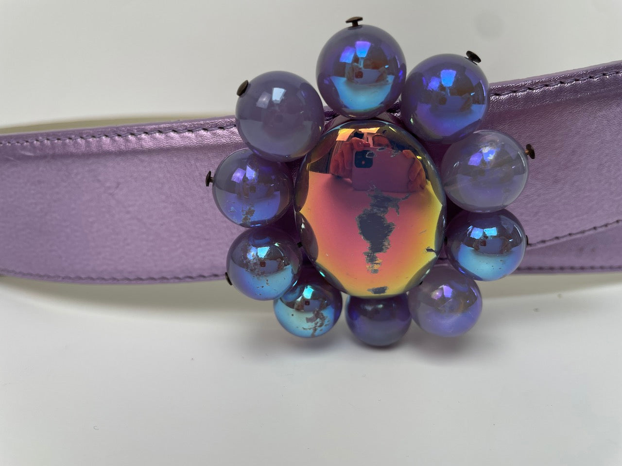 Moschino paarse riem met bloemengesp maat 95 cm