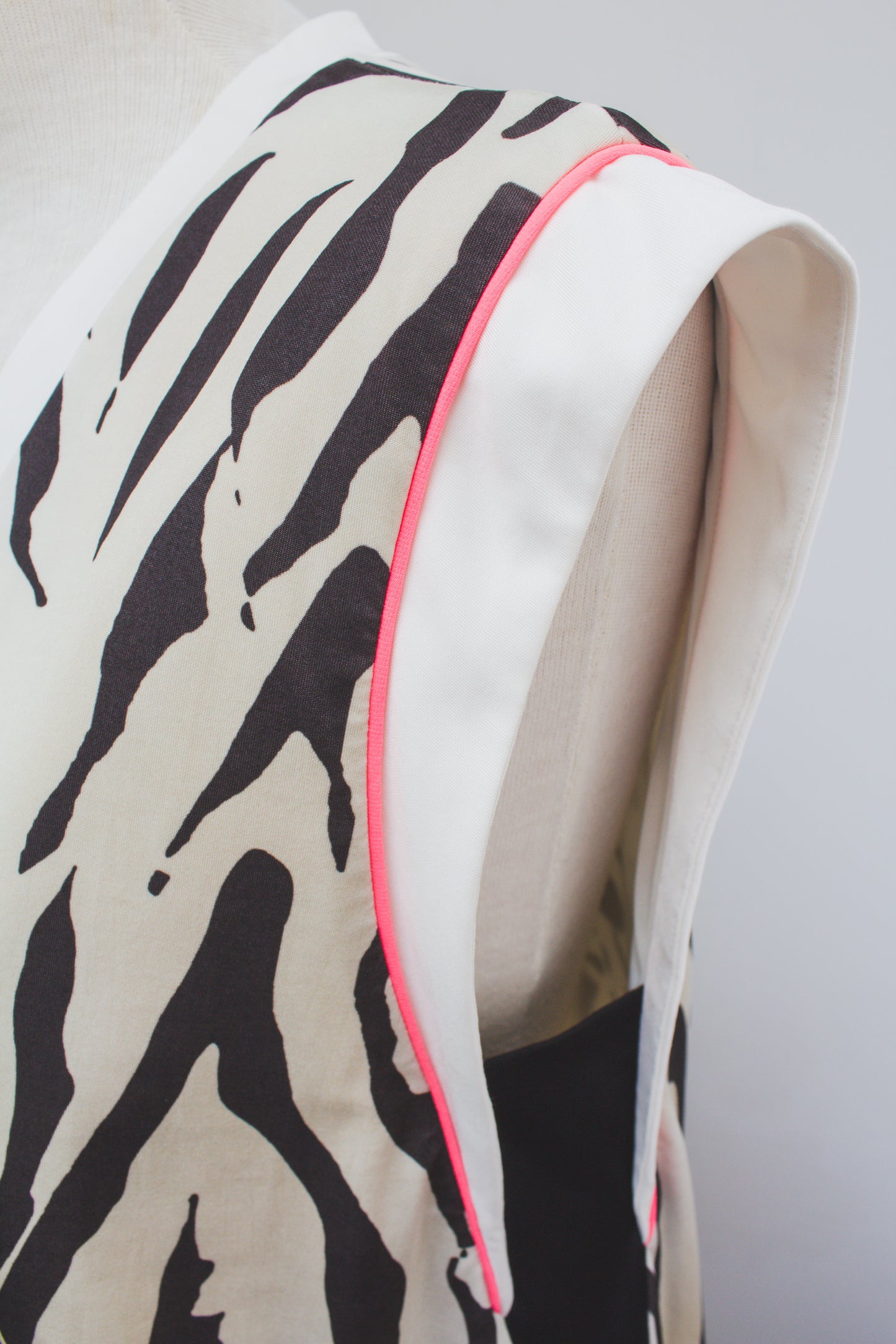 Marc Cain beige jurk maat 5