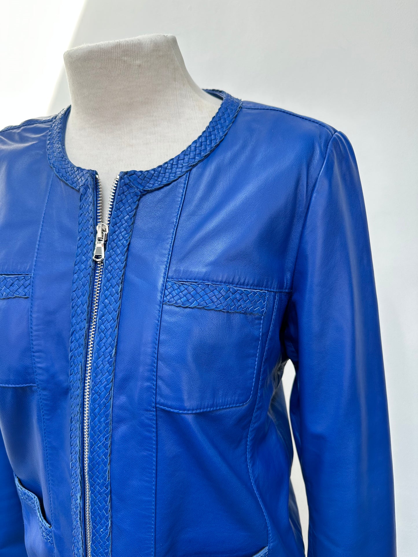 Claudia Sträter blauw leren jasje maat 40