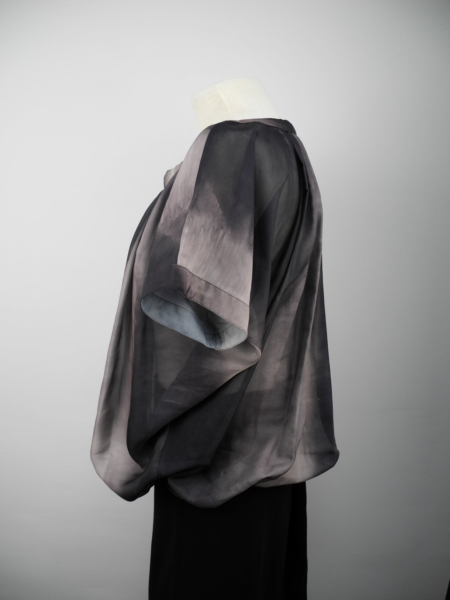 COS losse top met ombre-effect maat 36