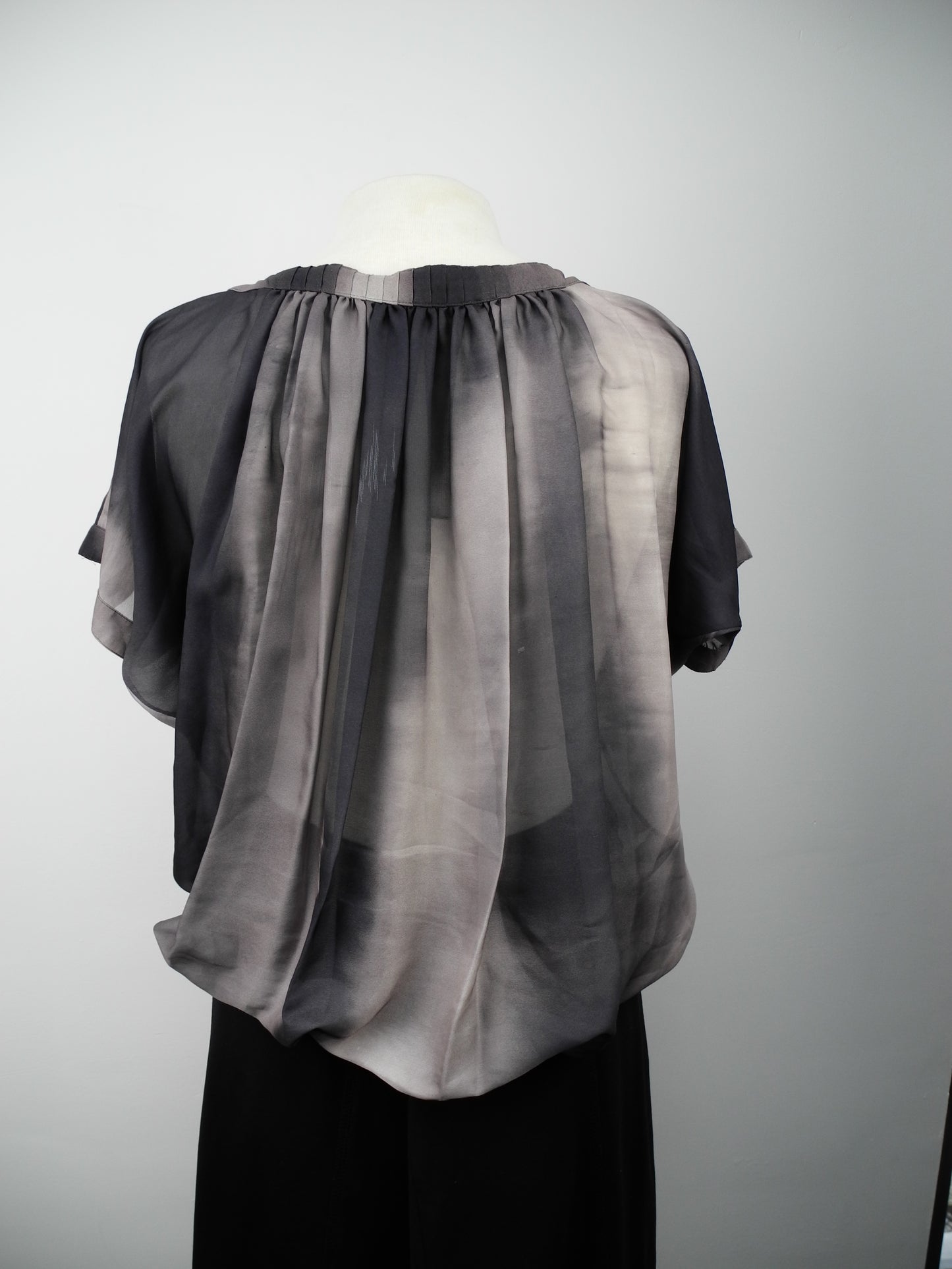 COS losse top met ombre-effect maat 36