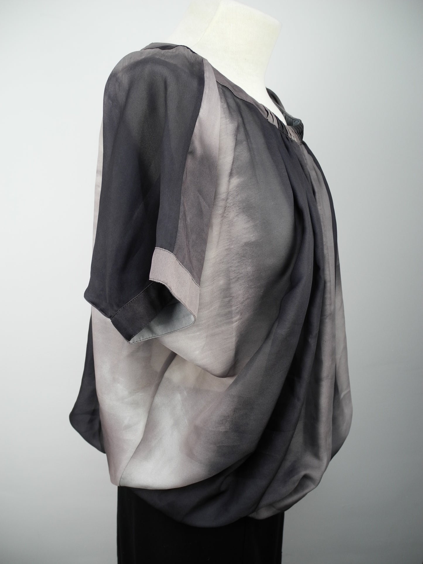 COS losse top met ombre-effect maat 36