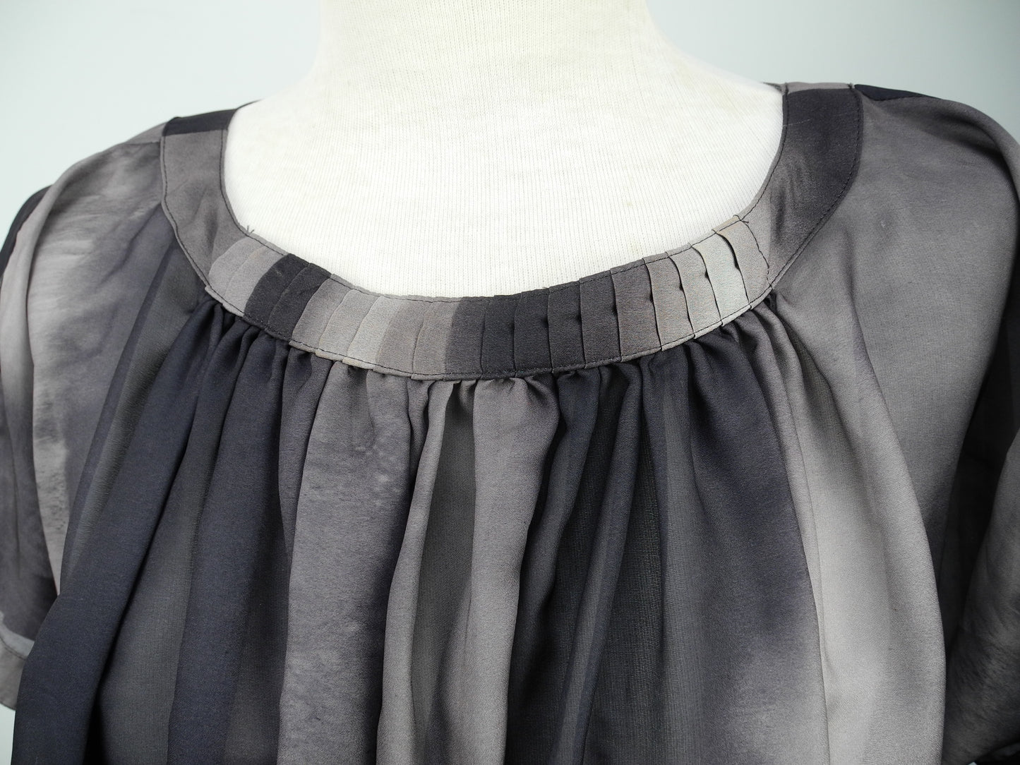 COS losse top met ombre-effect maat 36