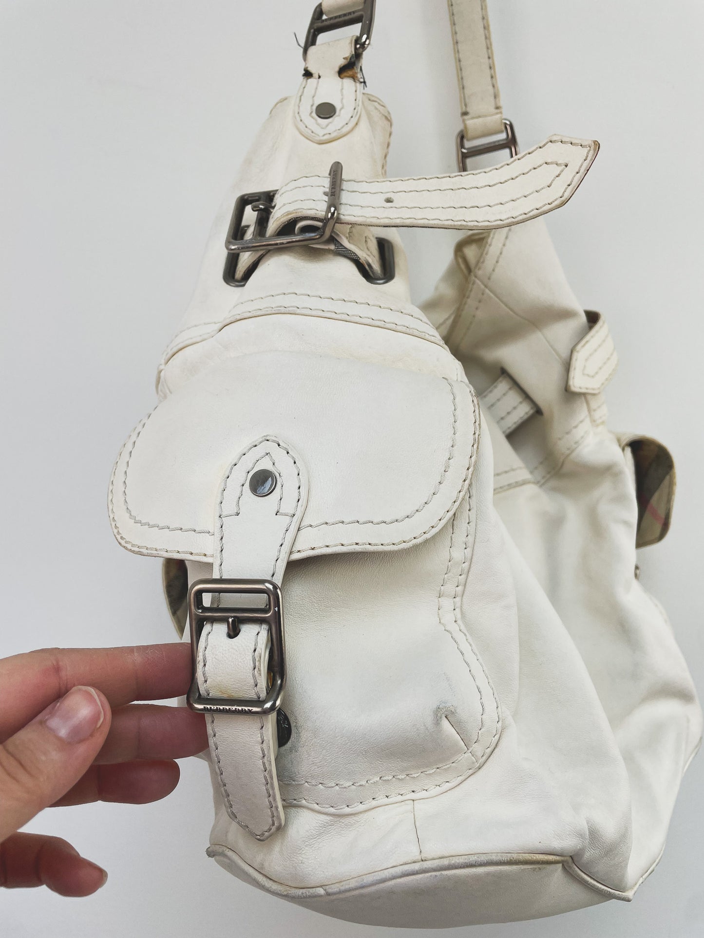 Burberry hobo schoudertas crème