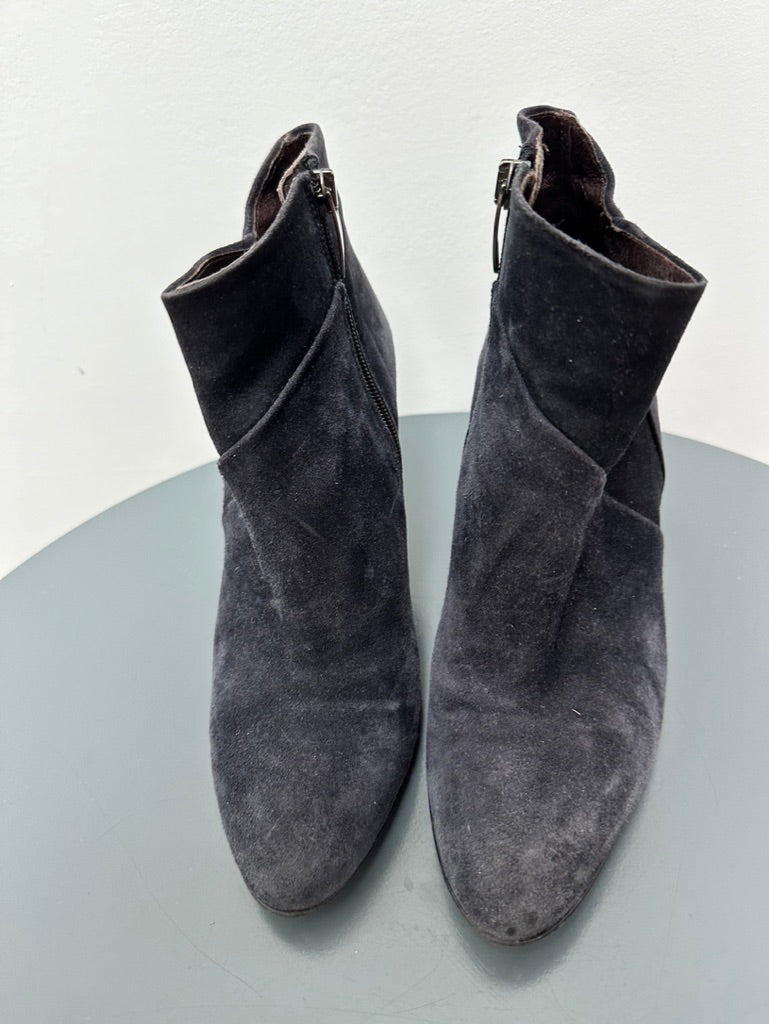 Zinda blauwe suede enkellaarsjes maat 36