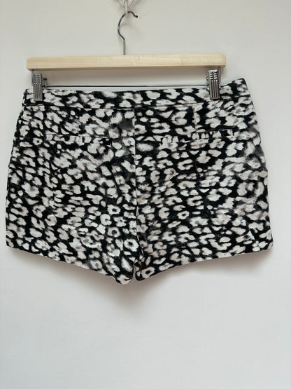 H&M short met print maat 38