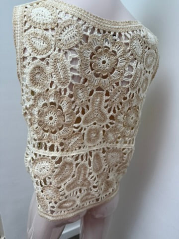 Studio Eleven Collection - Gilet - crème, opengewerkt bloemmotief, knoopsluiting - 1 maat