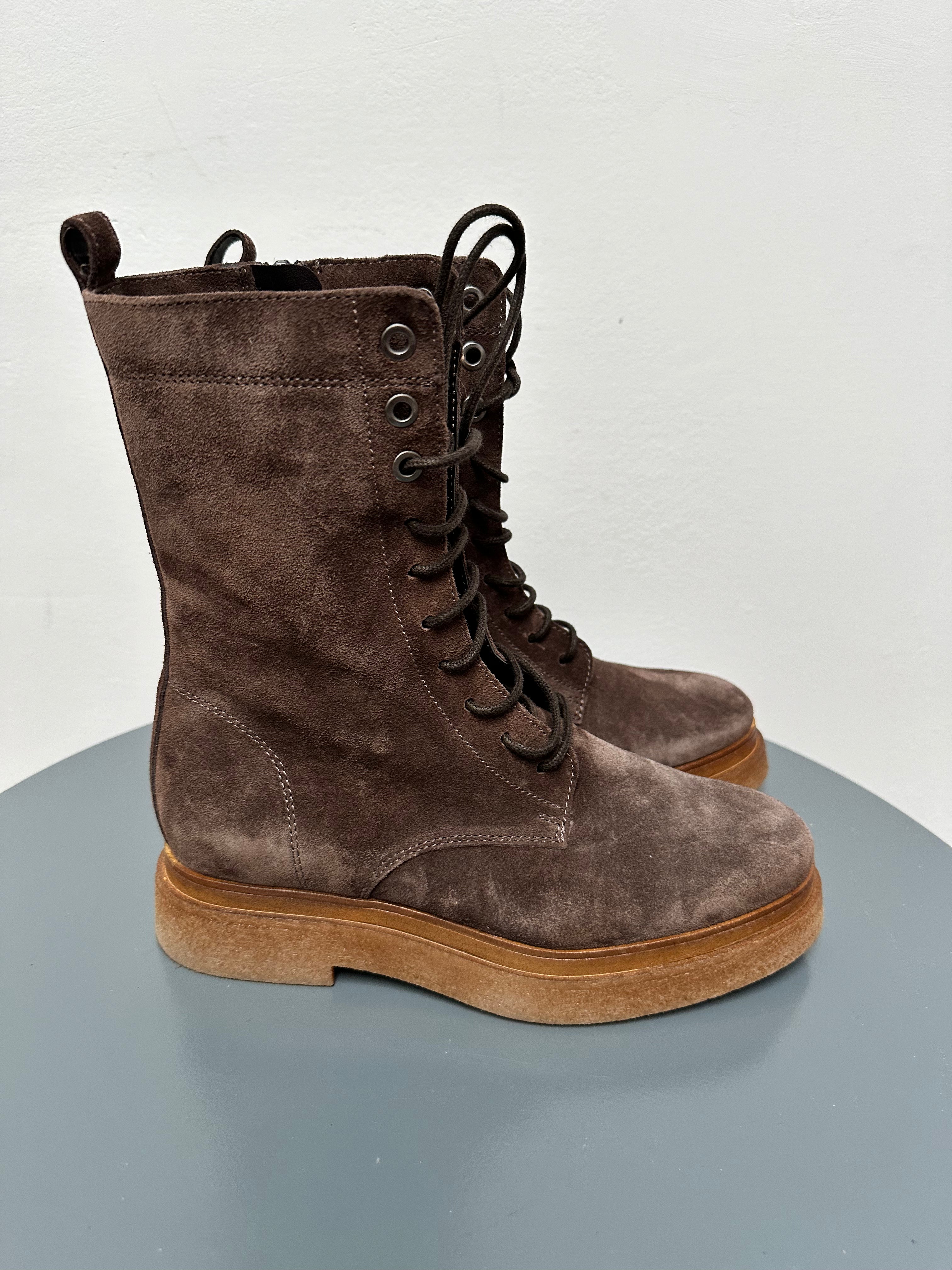 Capobello bruine veterlaarsjes suede maat 36