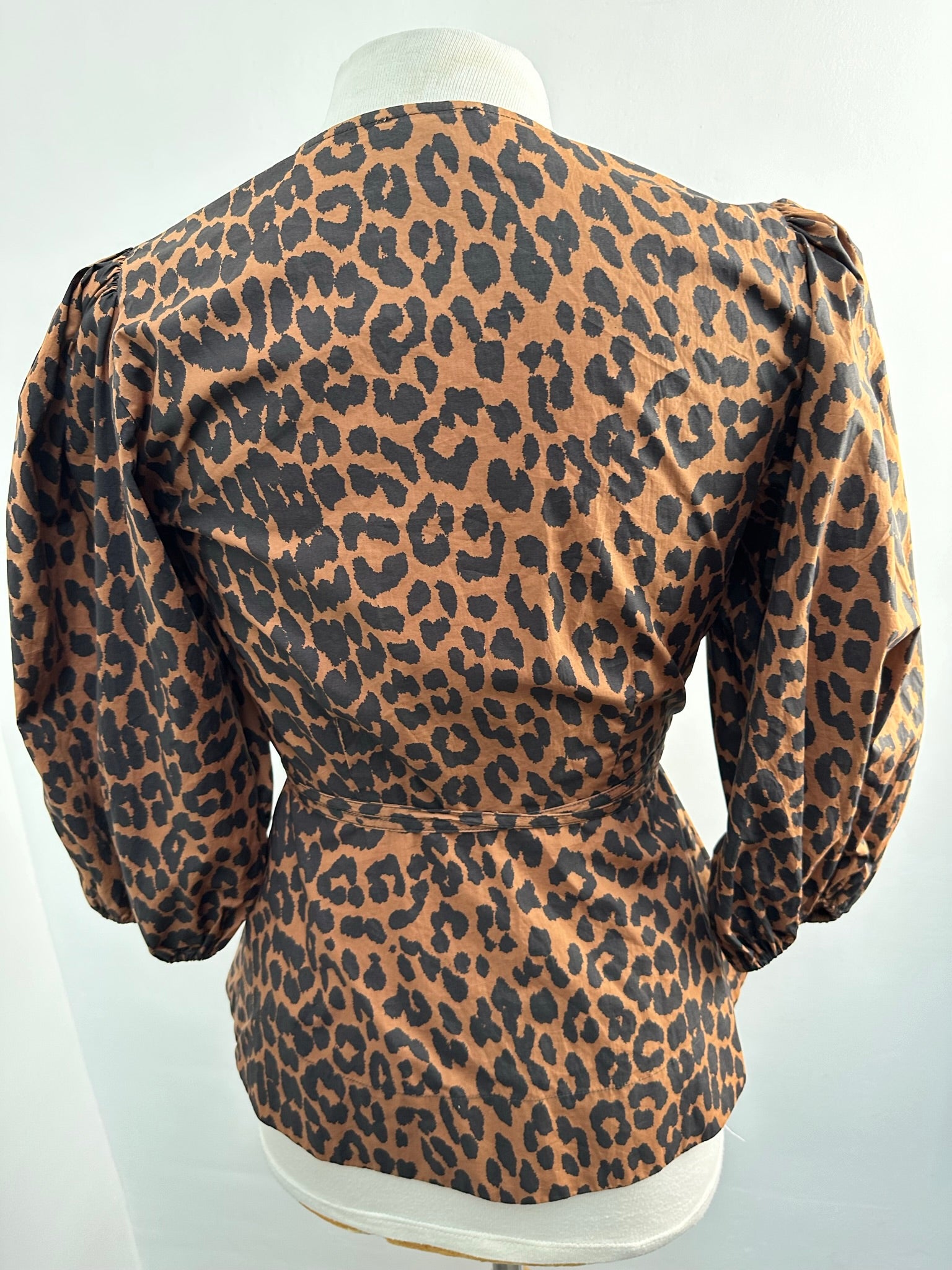 Ganni overslag blouse luipaard met pofmouw maat 34