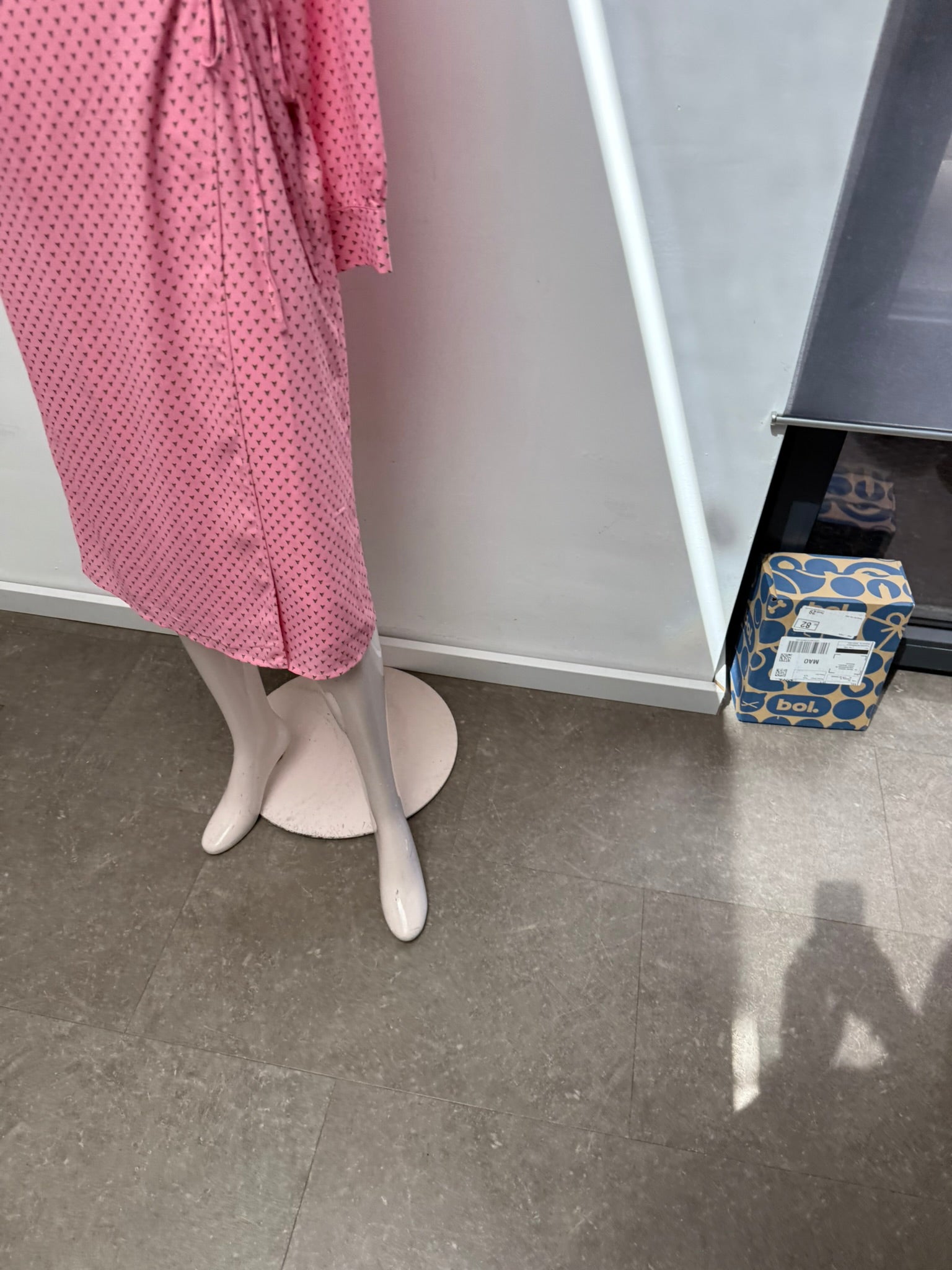 YAS - Jurk - roze, grafische print, overslag - maat S