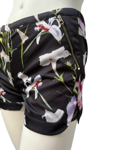 Ted Baker Short maat 34 zwart
