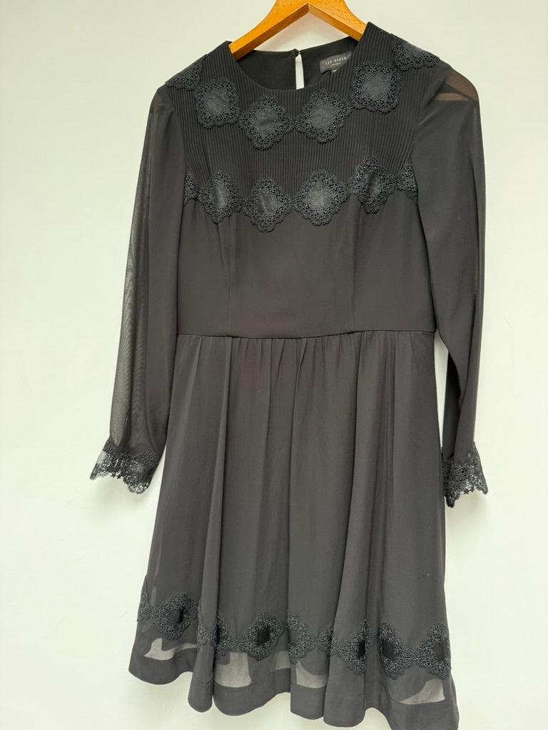 Ted Baker Jurk maat 3 zwart