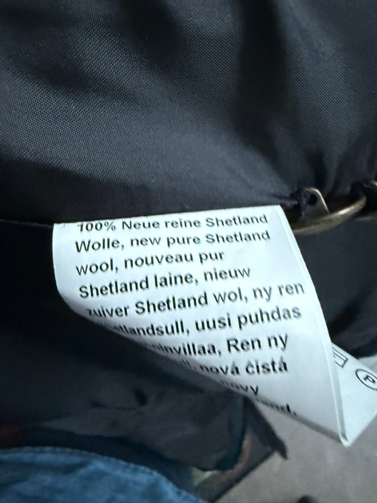 Sheltland Jasje maat 42 Donkerblauw met zwart