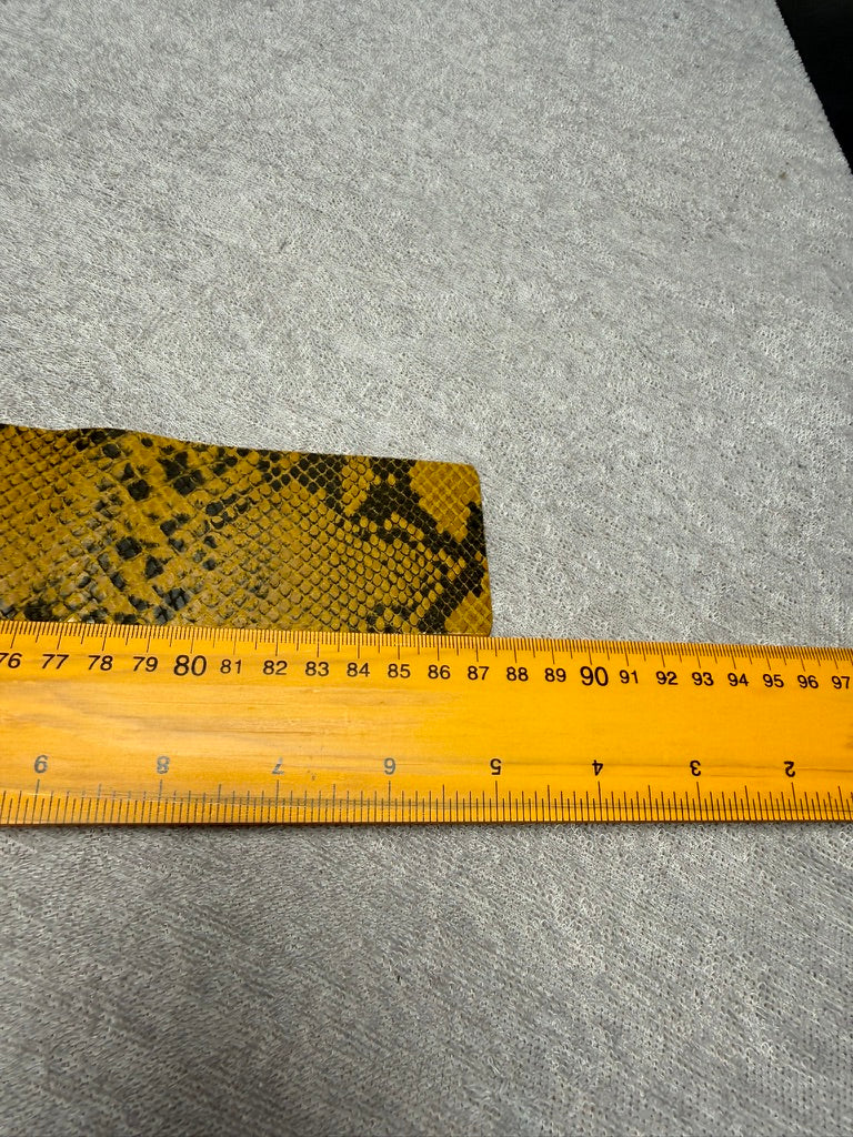 ba&sh - Riem - slangenprint, geel en zwart, ronde zilverkleurige gesp