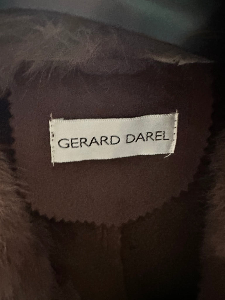 Gerard Darel - Jas - bruin suèdelook, bontkraag en bontmanchetten, lang model - XL