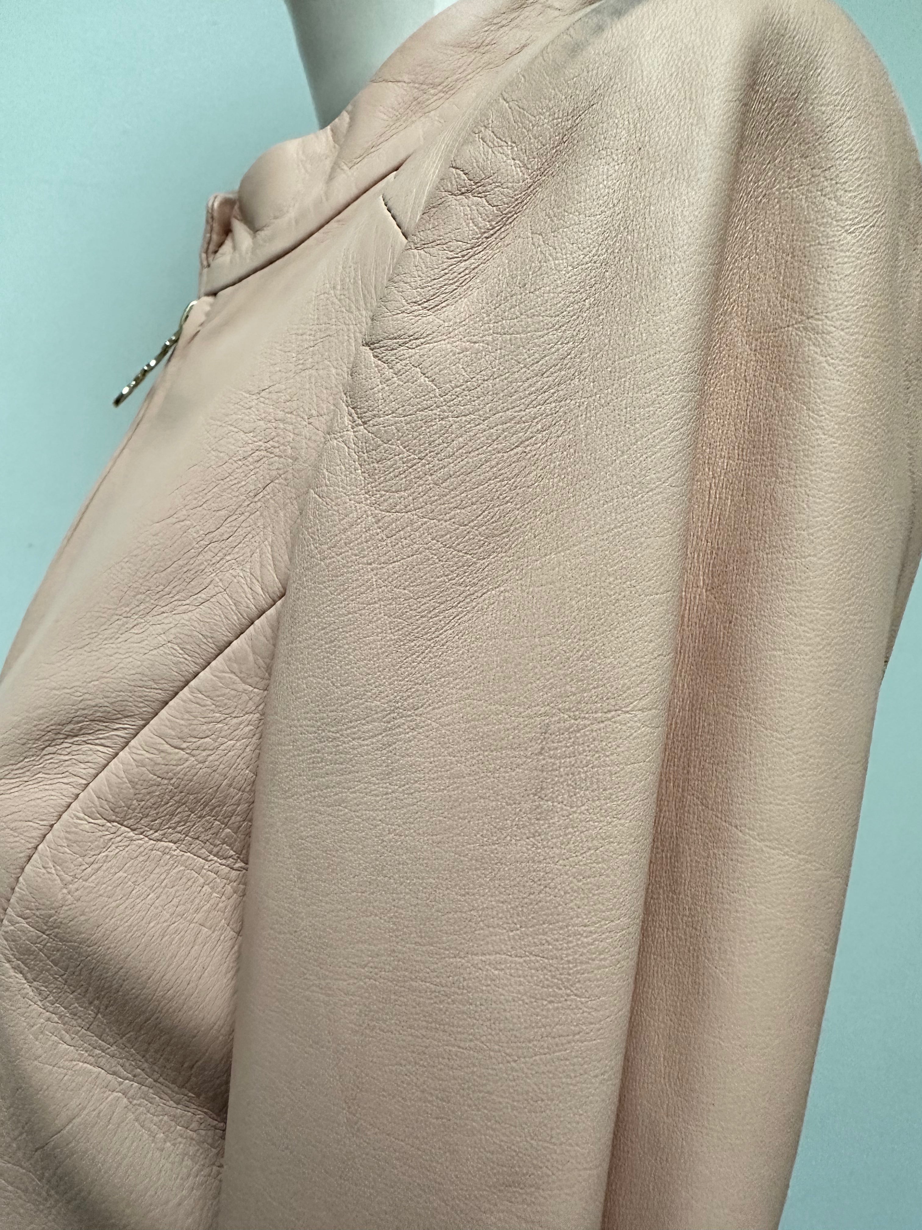 Caroline Biss roze leren jasje maat 36