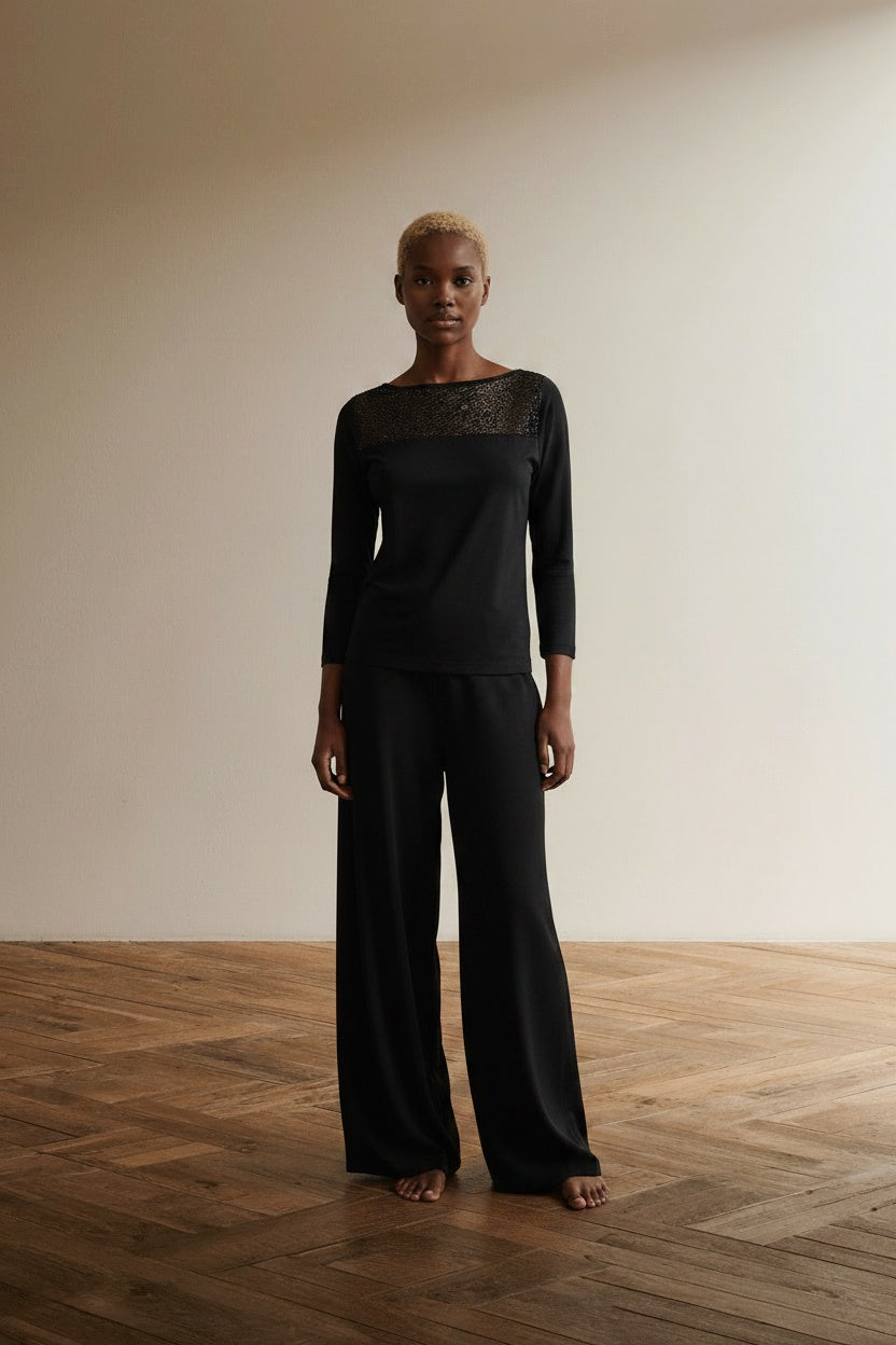 Full body view of the model wearing Ralph Lauren Top maat xs Zwart