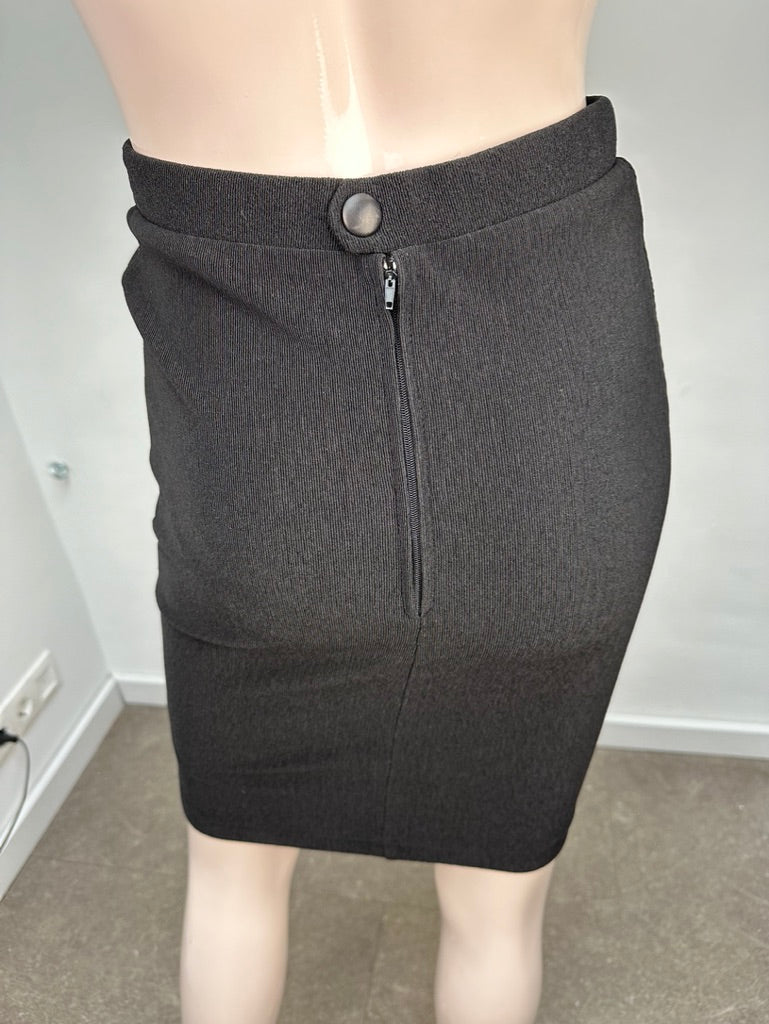 Rose Sarkissian zwarte rok Maat 2