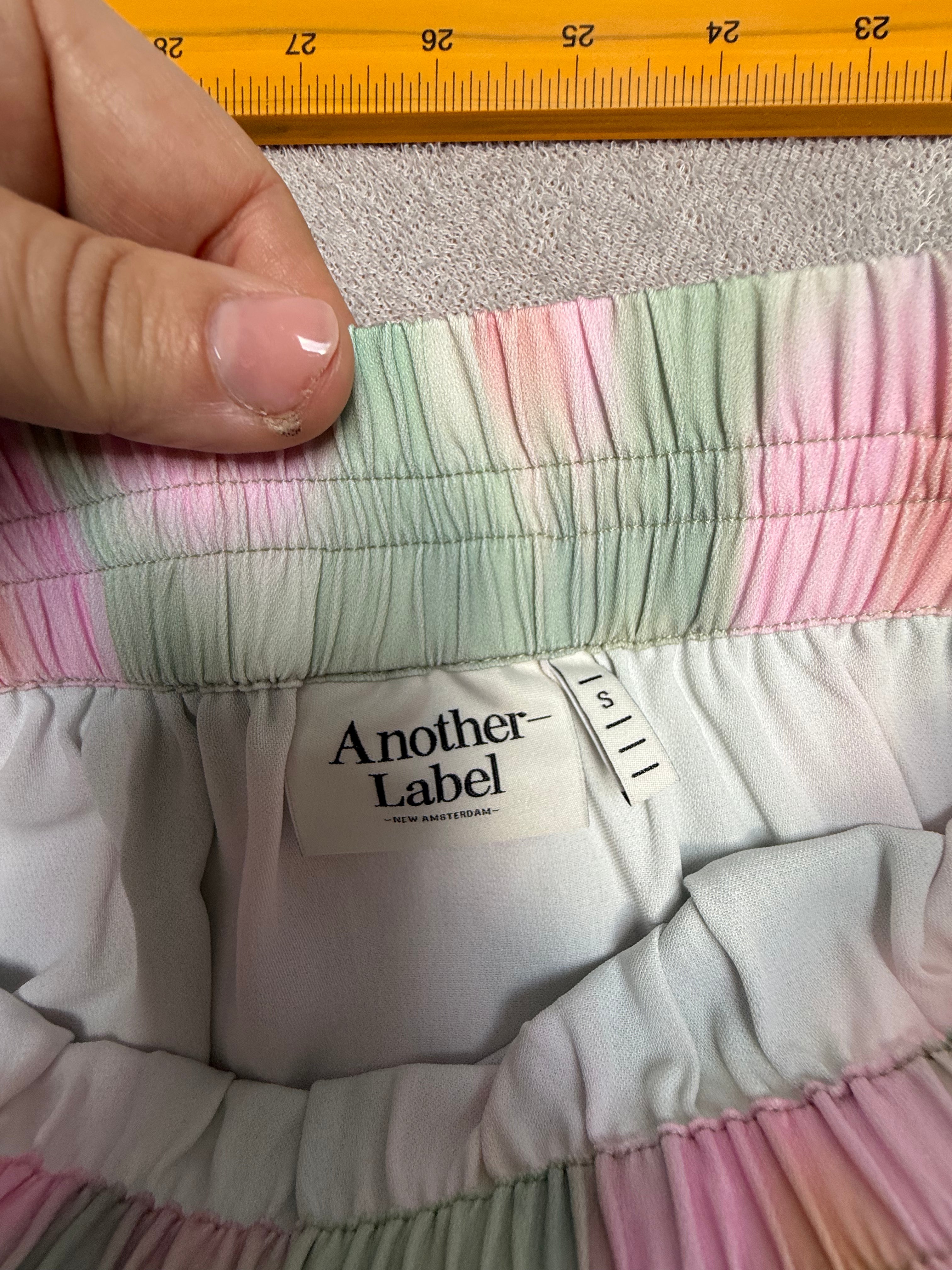 Another Label pastel bloemenrok maat S – mintgroen & roze