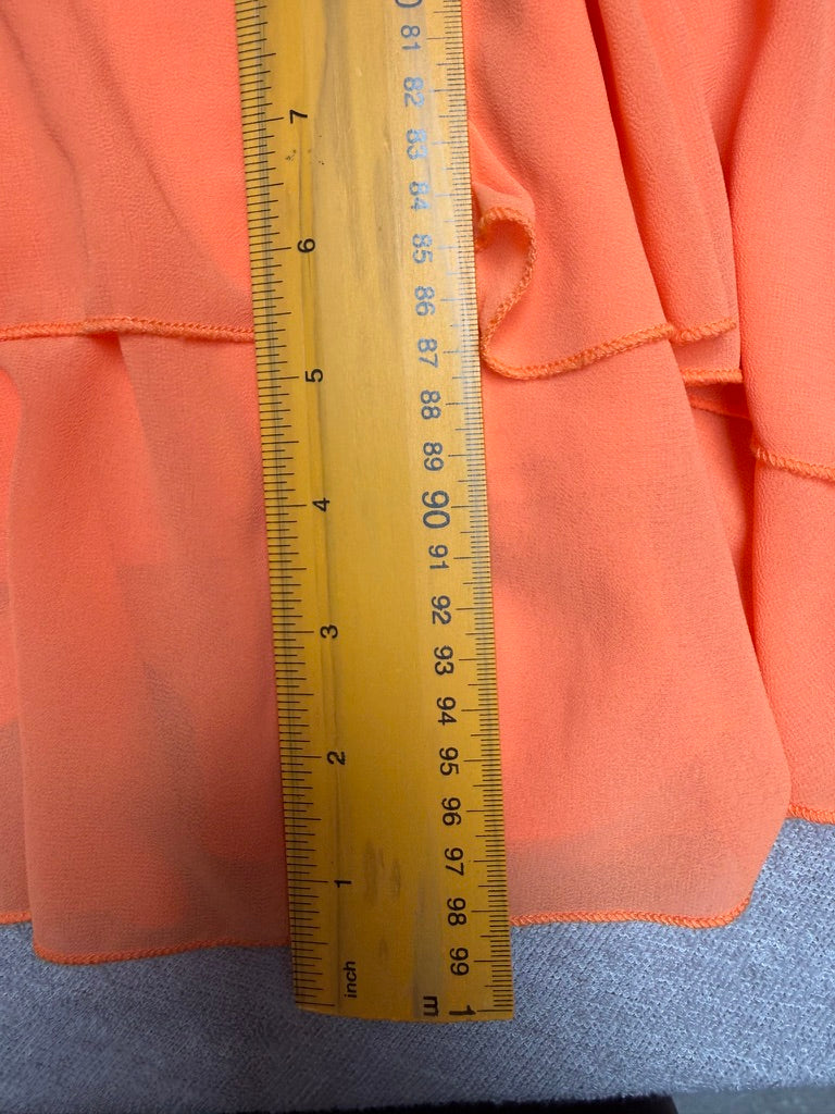 Fracomina neon oranje jurk – elegante chiffon jurk met ruches en strikdetail - maat S/M
