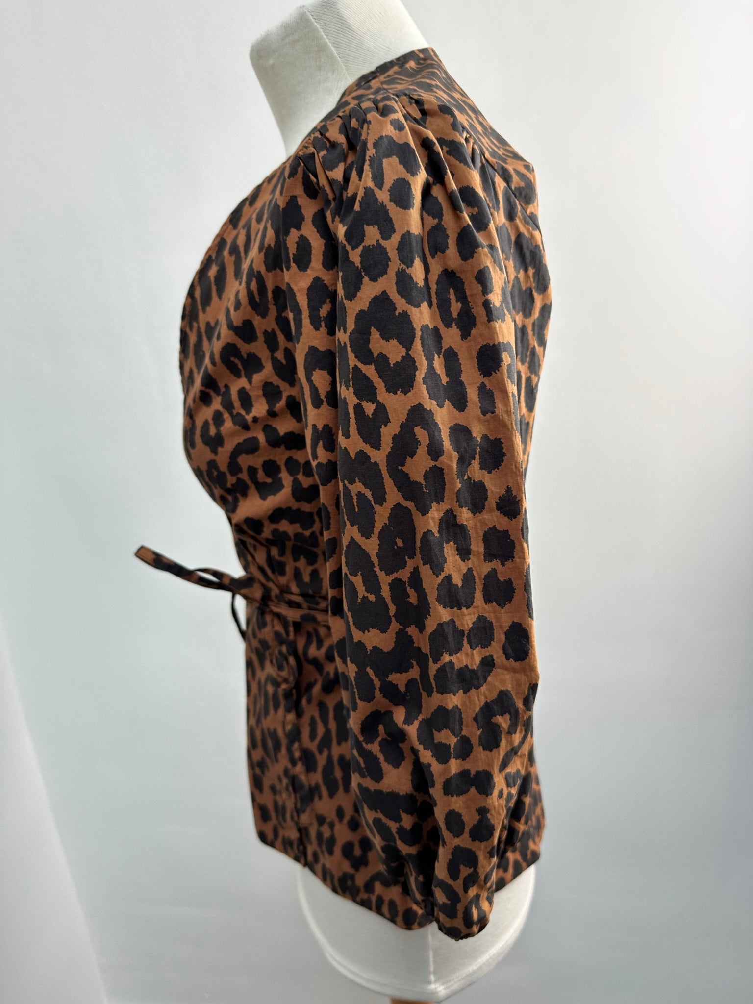 Ganni overslag blouse luipaard met pofmouw maat 34