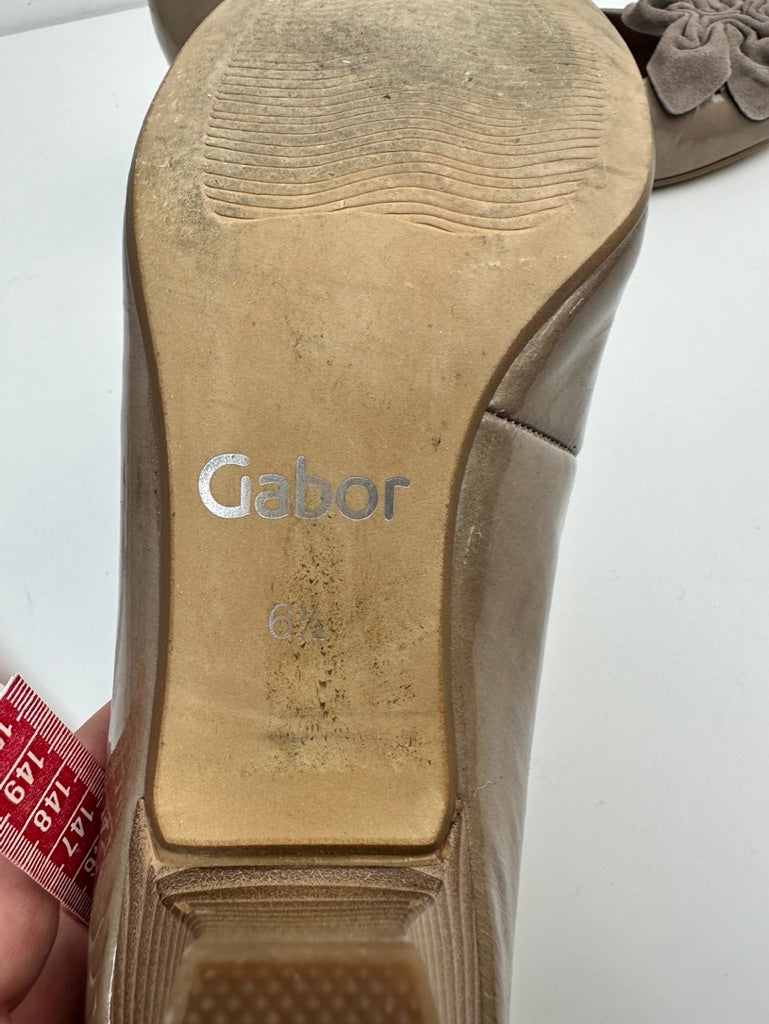 Gabor beige pumps maat 6 5 40 Meisje met de parels