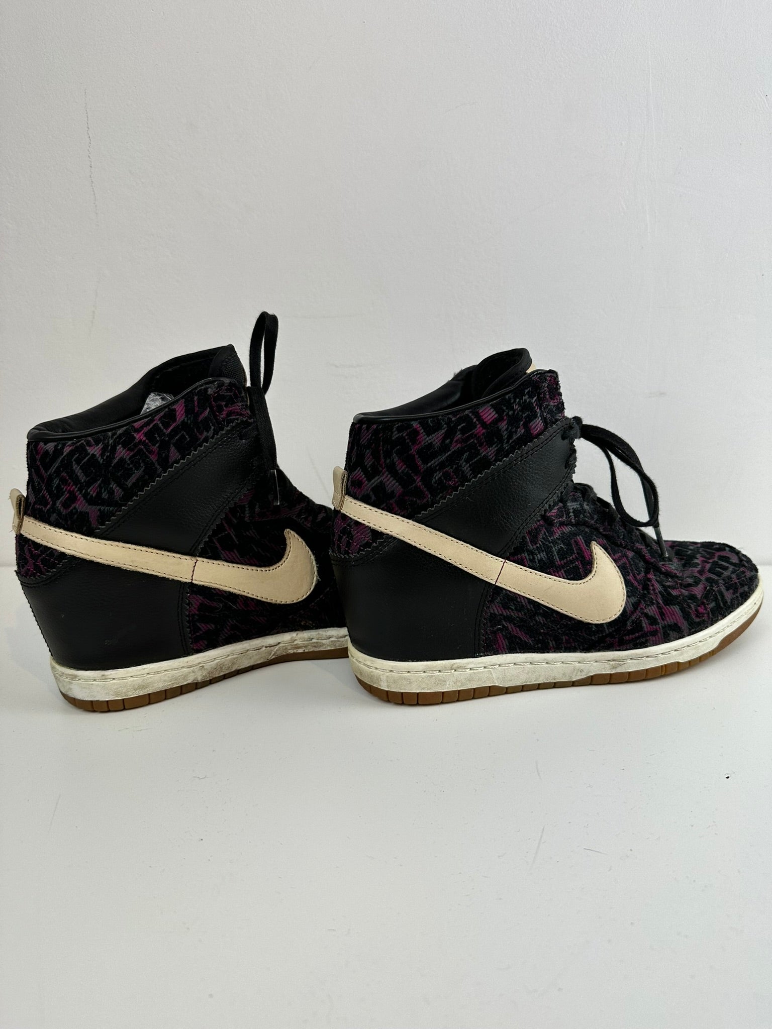 Nike dunk sky high zwart clearance wit