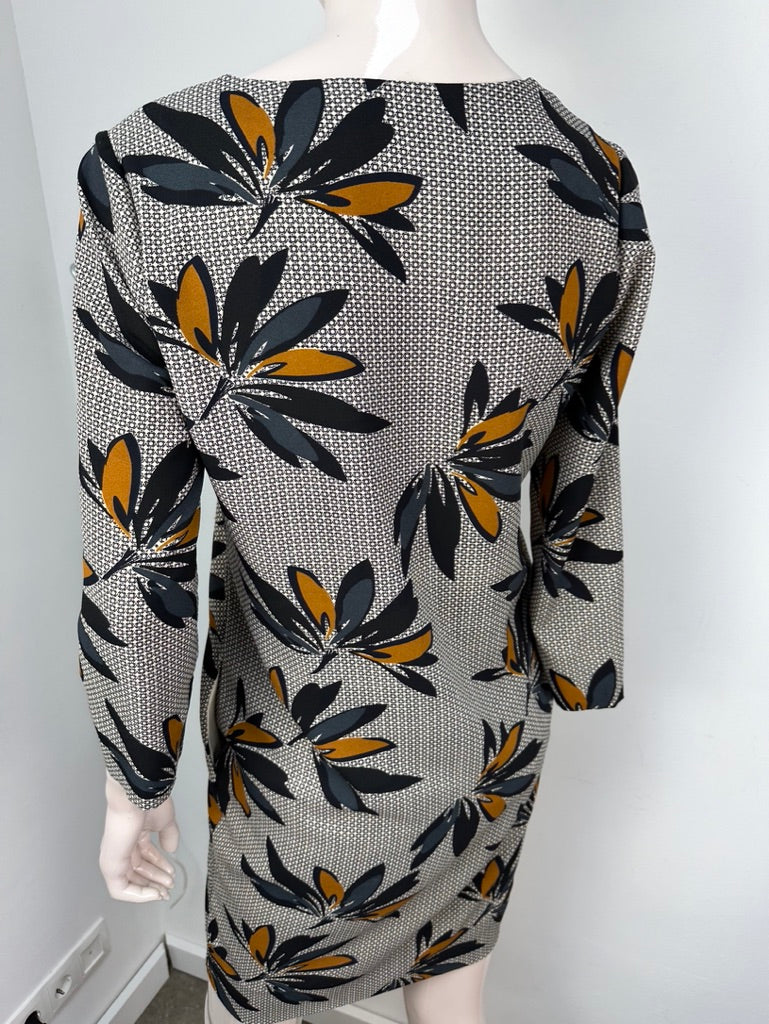 Essentiel Antwerp Jurk met V-hals Maat 34