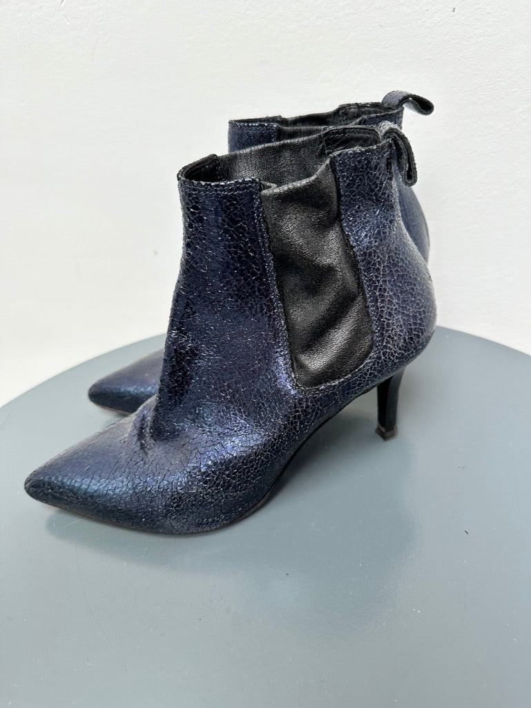 Malo blauwe metallic enkellaarsejs met hak maat 36