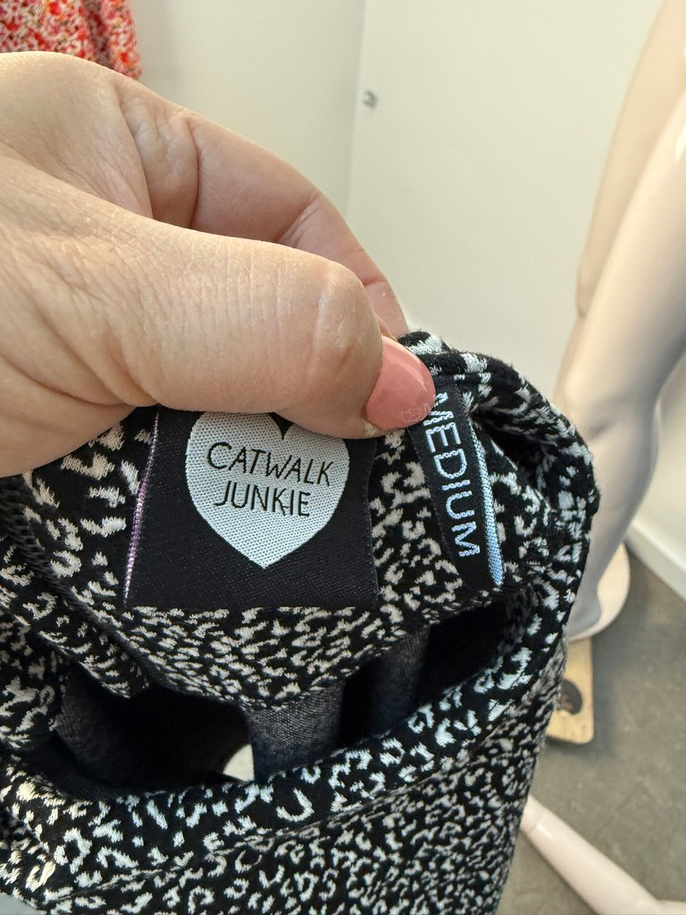 Catwalk Junkie - Blouse - zwart-wit, abstract patroon, lange mouwen - M