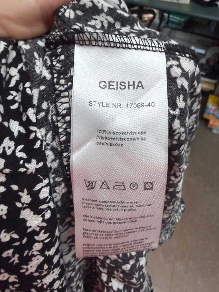 Geisha - Jurk - zwart-wit bloemenprint, maxi-lengte, V-hals met koordsluiting - S