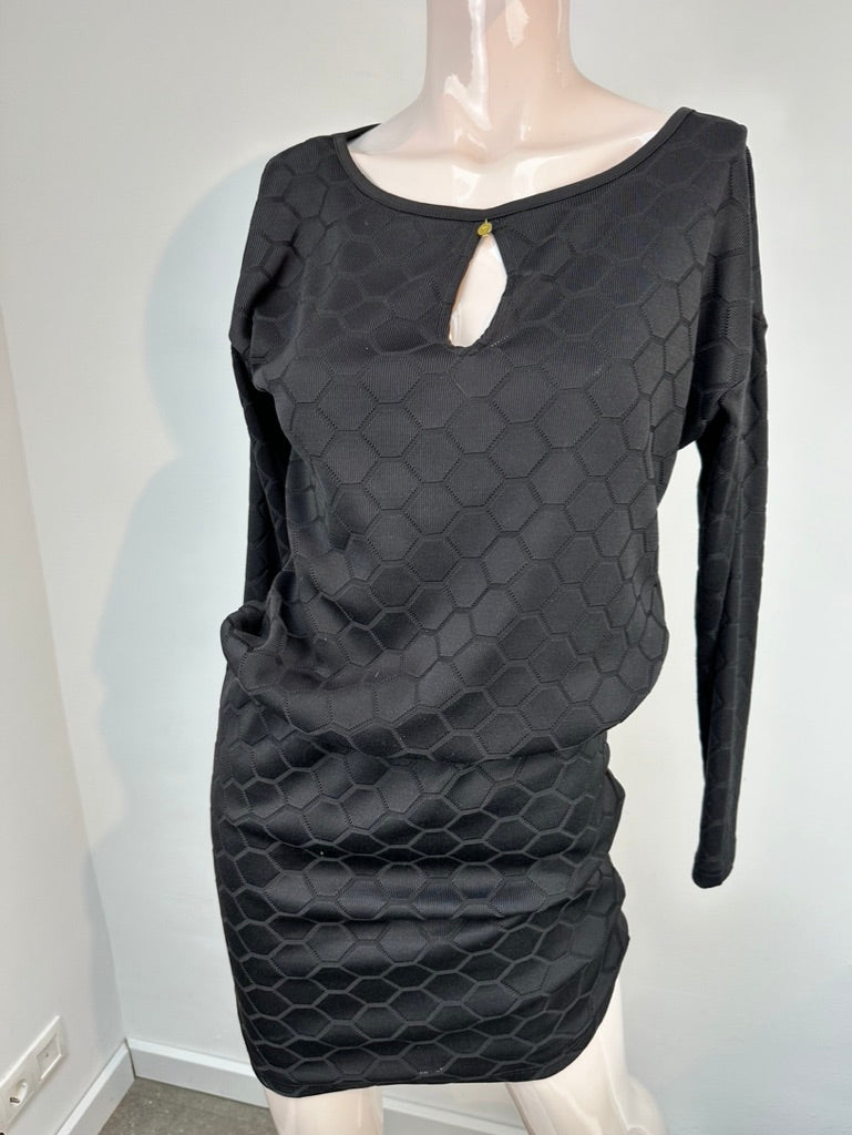 Given zwarte jurk maat S