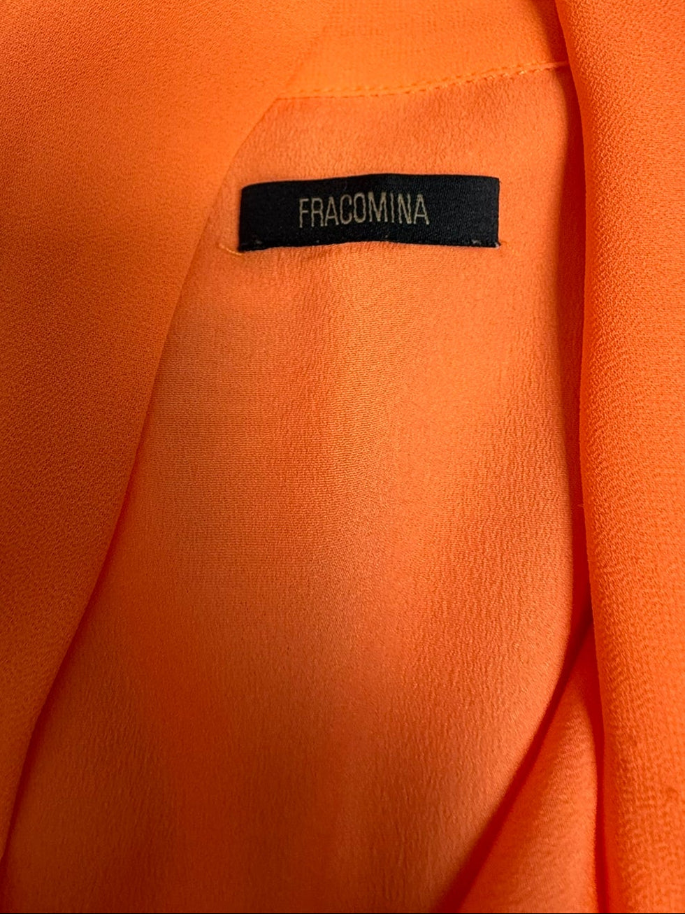 Fracomina neon oranje jurk – elegante chiffon jurk met ruches en strikdetail - maat S/M