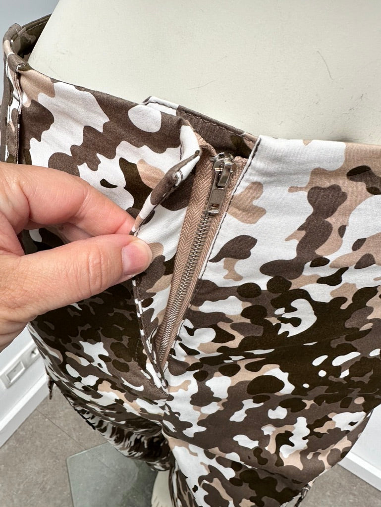 Pinko camo broek maat 36