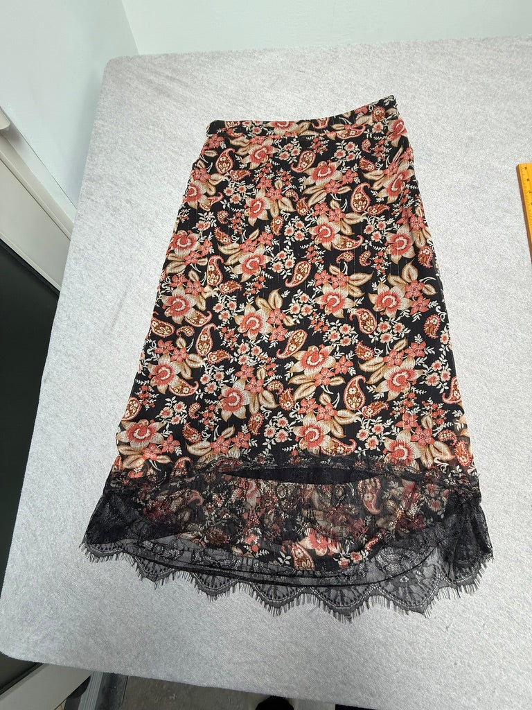 ESQUALO - Rok - zwart met bloemenprint, kanten zoom, midi lengte - 42